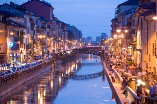 «DAL BACO AL GREIGE». COME MILANO E’ DIVENTATA…….DI MODA!