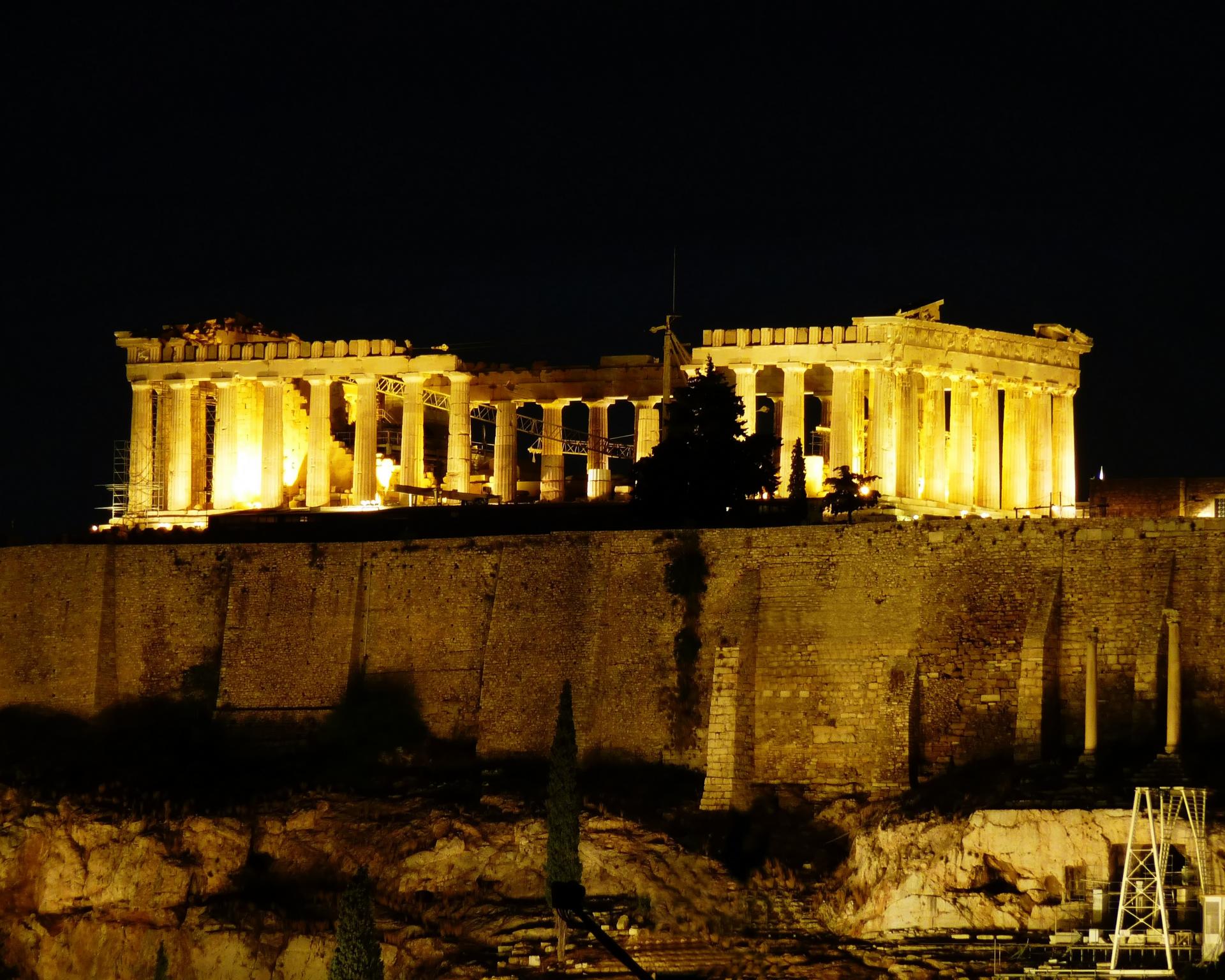 ATENE, DALL'ACROPOLI ALLA CITTA'